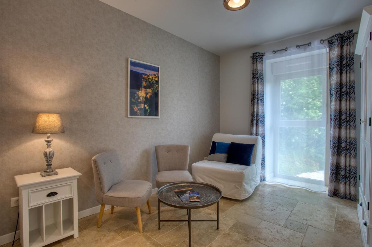 Domaine Des Pierres Blanches - Chambres D'Hotes Carlux Экстерьер фото